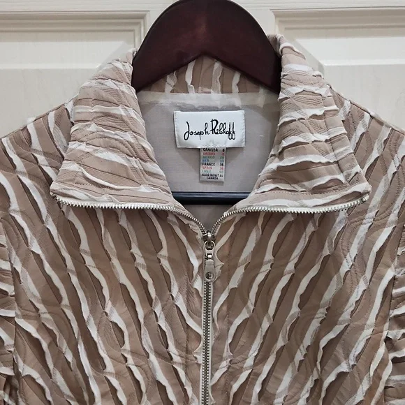 Joseph Ribkoff Tan And White Mesh & Silky Knit Trapeze Jacket Sz 6